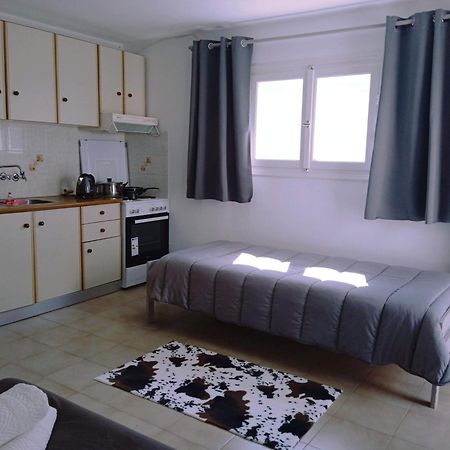Andros Lighthouse Apartments Mesaria  Екстер'єр фото
