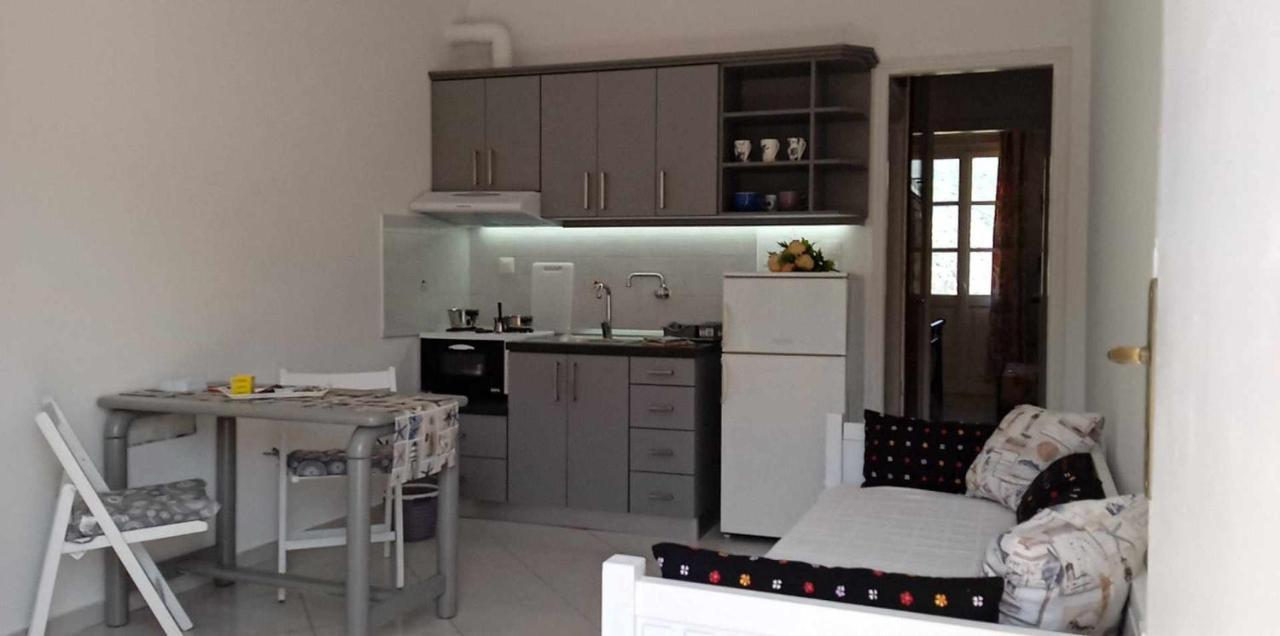 Andros Lighthouse Apartments Mesaria  Екстер'єр фото